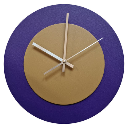 Pop Art Wanduhr Lila  Hellbraun mit silbernen Zeigern 30 cm rund
