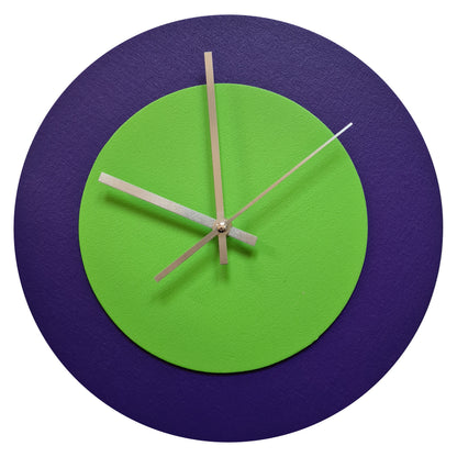 Pop Art Wanduhr Lila  Hellgrün mit silbernen Zeigern 30 cm rund
