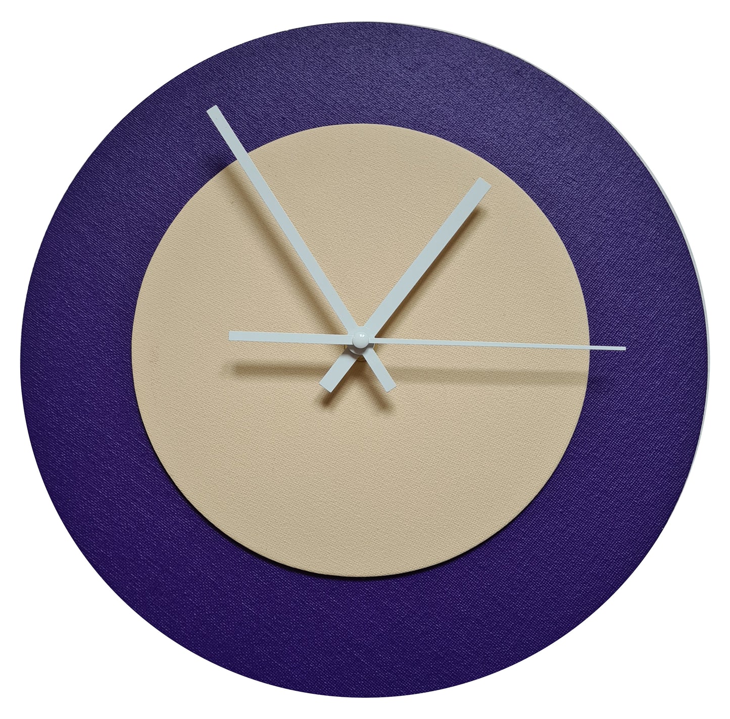 Pop Art Wanduhr Lila  Cremefarben mit weißen Zeigern 30 cm rund
