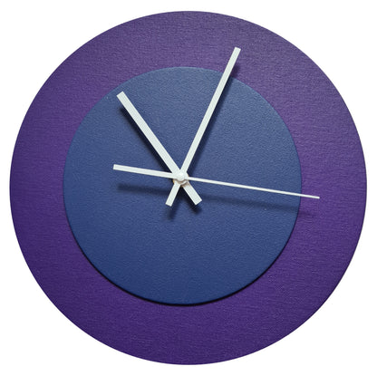 Pop Art Wanduhr Lila  Dunkelblau mit weißen Zeigern 30 cm rund
