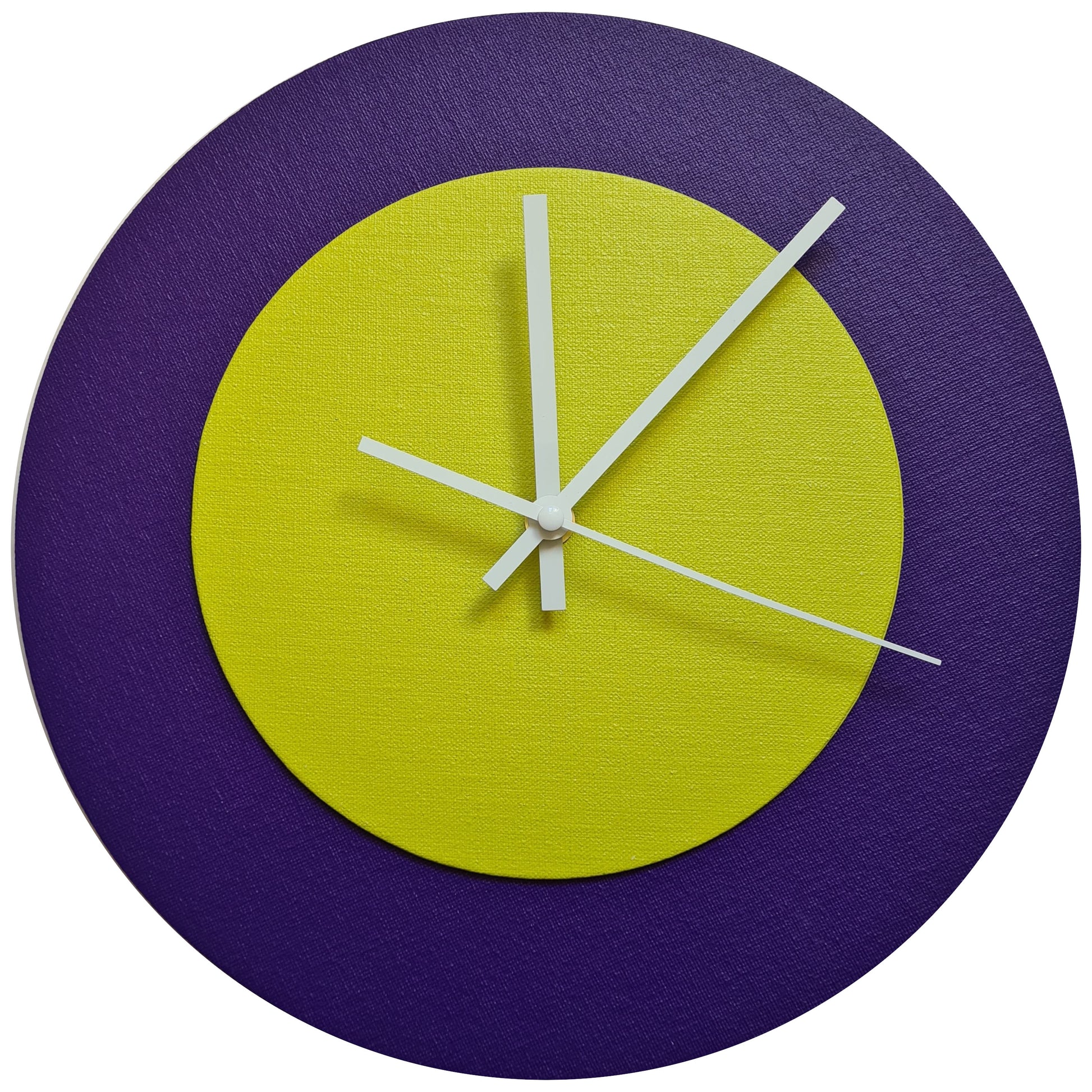 Pop Art Wanduhr Lila  Farngrün mit weißen Zeigern 30 cm rund
