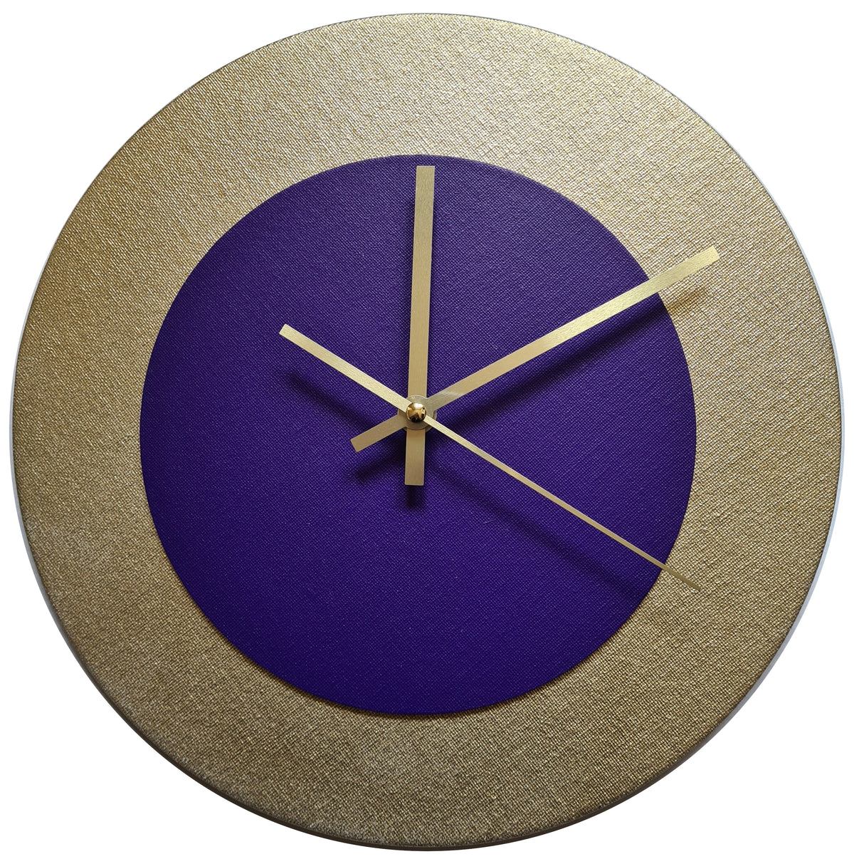 Pop Art Wanduhr Gold  Lilafarben mit goldenen Zeigern 30 cm rund