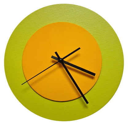 Pop Art Wanduhr Farngrün  Sonnengelb mit schwarzen Zeigern 30 cm rund
