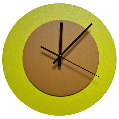 Pop Art Wanduhr Farngrün  Hellbraun mit schwarzen Zeigern 30 cm rund
