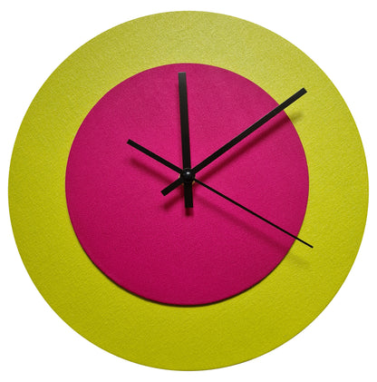Pop Art Wanduhr Farngrün  Magentafarben mit schwarzen Zeigern 30 cm rund
