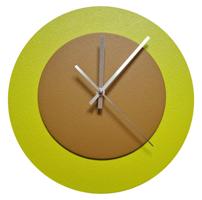 Pop Art Wanduhr Farngrün  Hellbraun mit silbernen Zeigern 30 cm rund
