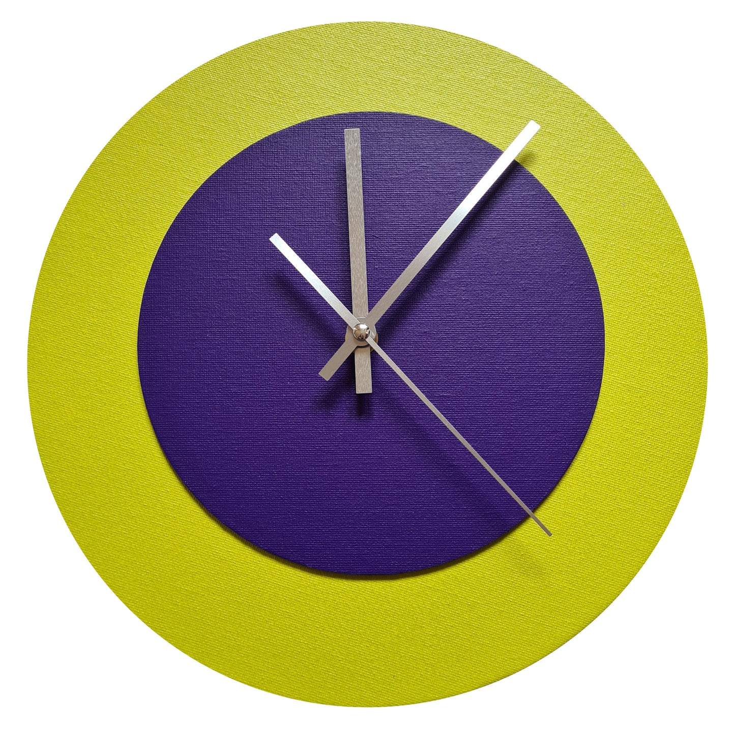 Pop Art Wanduhr Farngrün  Lilafarben mit silbernen Zeigern 30 cm rund
