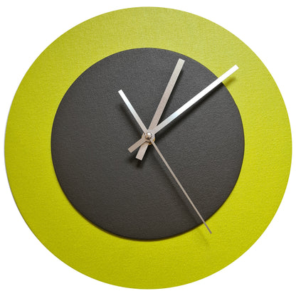 Pop Art Wanduhr Farngrün  Dunkelbraun mit silbernen Zeigern 30 cm rund
