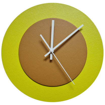 Pop Art Wanduhr Farngrün  Hellbraun mit weißen Zeigern 30 cm rund
