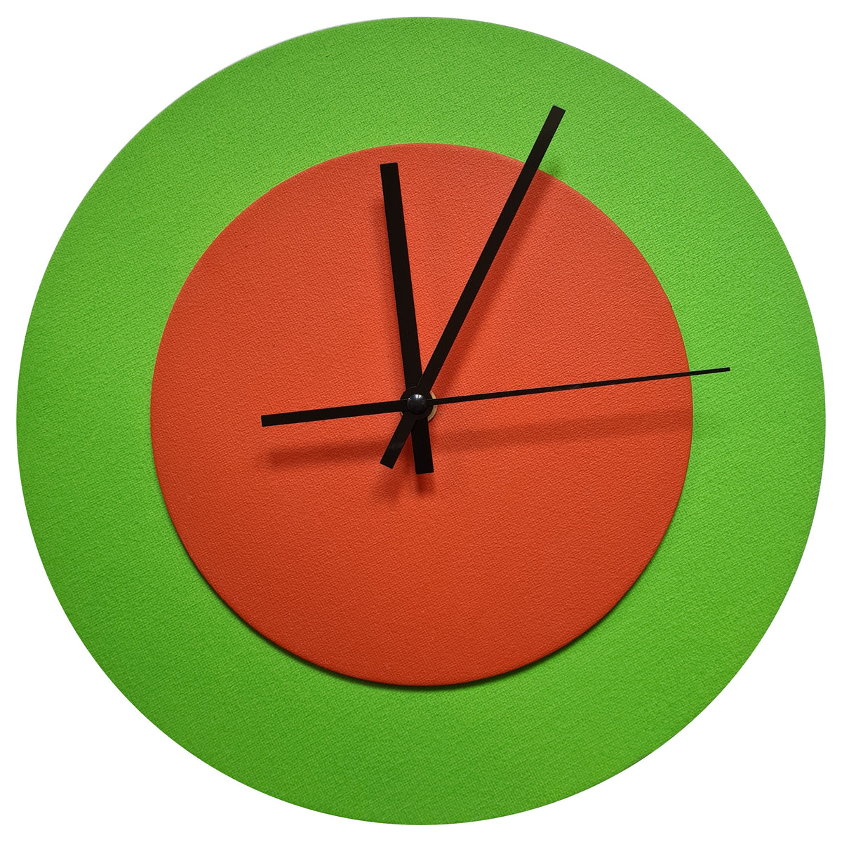 Pop Art Wanduhr Hellgrün  Orangefarben mit schwarzen Zeigern 30 cm rund
