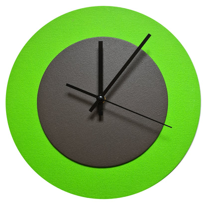 Pop Art Wanduhr Hellgrün  Dunkelbraun mit schwarzen Zeigern 30 cm rund
