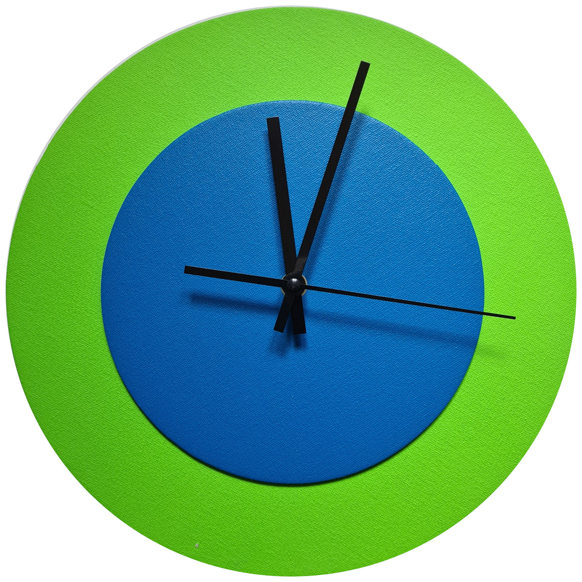 Pop Art Wanduhr Hellgrün  Mittelblau mit schwarzen Zeigern 30 cm rund
