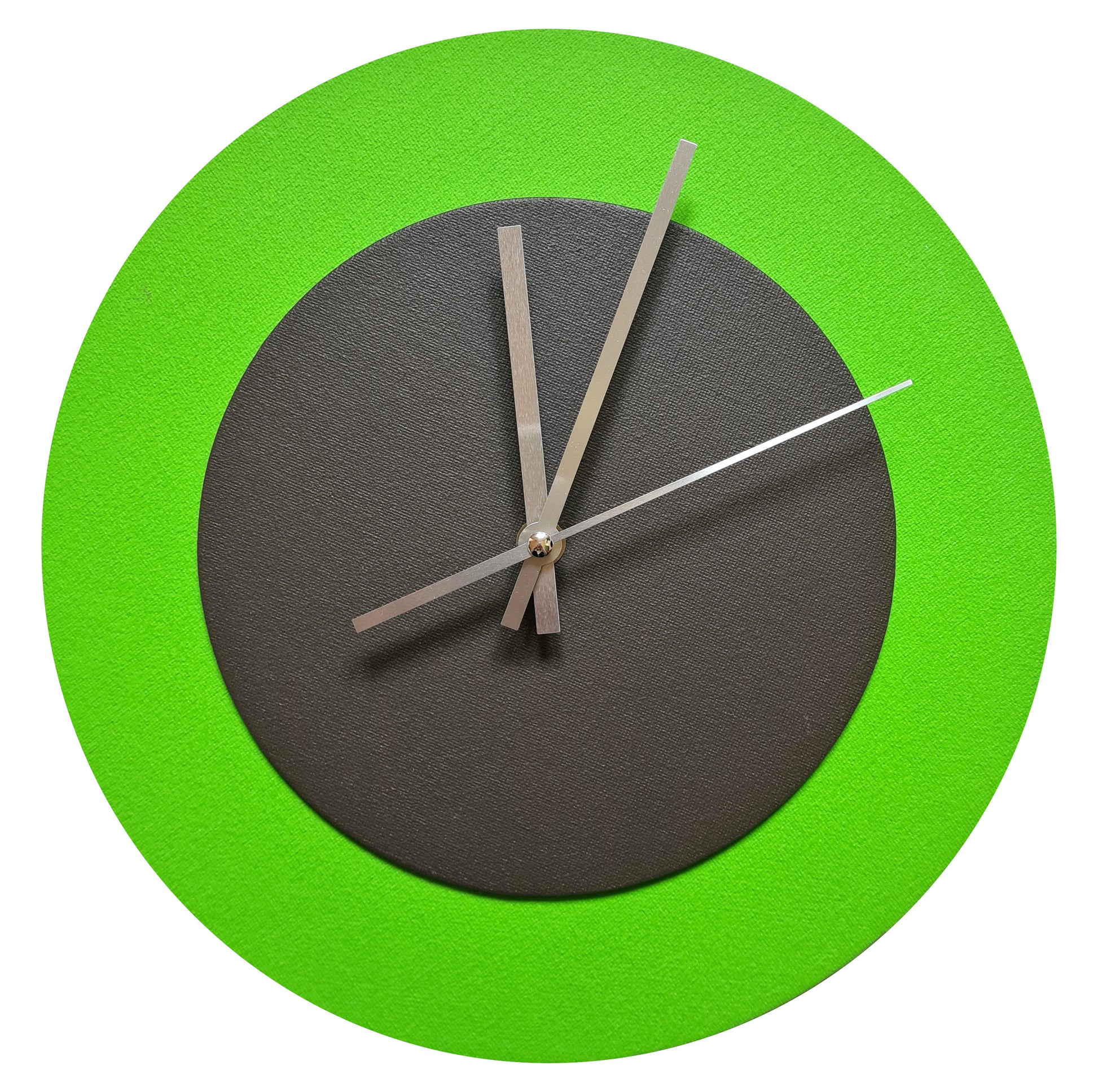 Pop Art Wanduhr Hellgrün  Dunkelbraun mit silbernen Zeigern 30 cm rund

