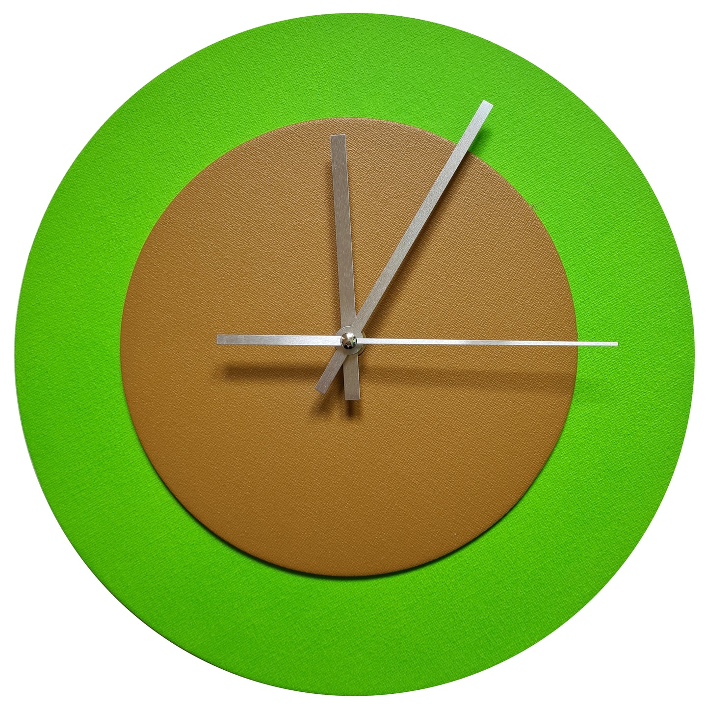Pop Art Wanduhr Hellgrün  Hellbraun mit silbernen Zeigern 30 cm rund
