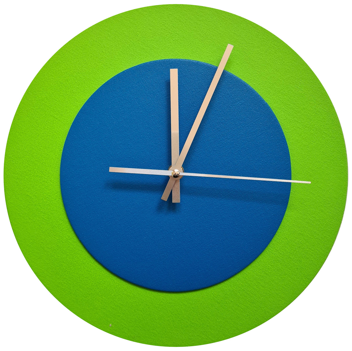 Pop Art Wanduhr Hellgrün  Mittelblau mit silbernen Zeigern 30 cm rund
