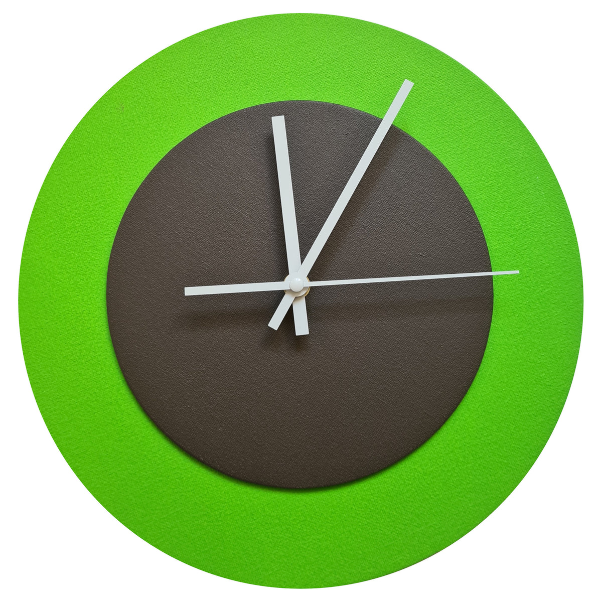 Pop Art Wanduhr Hellgrün  Dunkelbraun mit weißen Zeigern 30 cm rund
