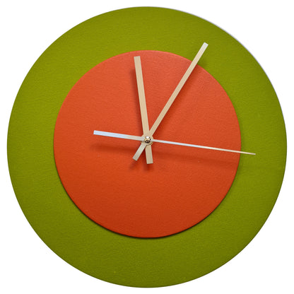Pop Art Wanduhr Olivgrün  Orangefarben mit silbernen Zeigern 30 cm rund
