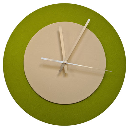 Pop Art Wanduhr Olivgrün  Cremefarben mit silbernen Zeigern 30 cm rund
