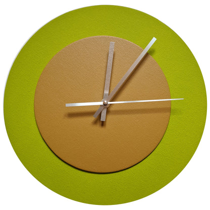 Pop Art Wanduhr Olivgrün  Hellbraun mit silbernen Zeigern 30 cm rund
