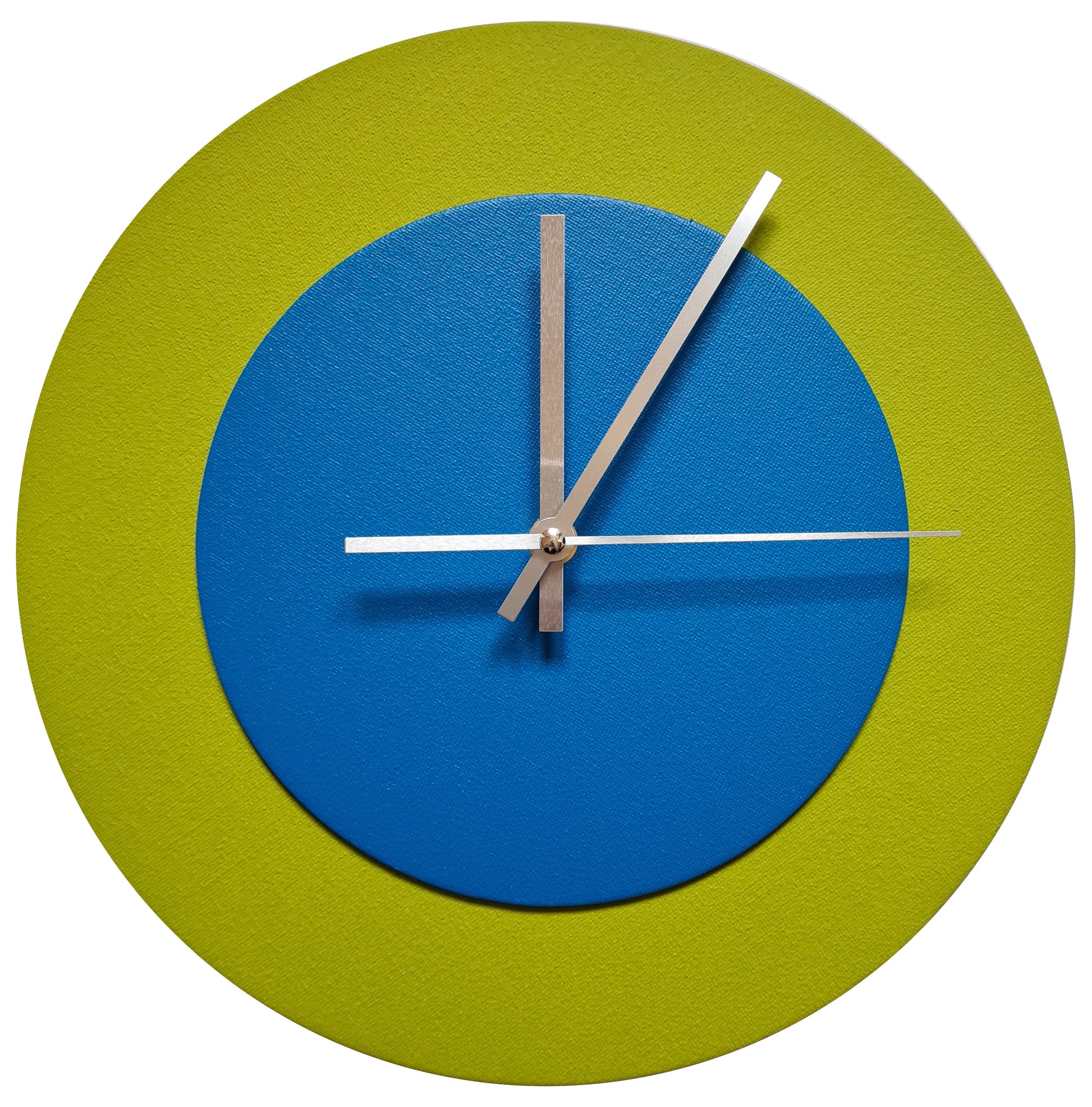 Pop Art Wanduhr Olivgrün  Mittelblau mit silbernen Zeigern 30 cm rund

