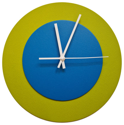 Pop Art Wanduhr Olivgrün  Mittelblau mit weißen Zeigern 30 cm rund
