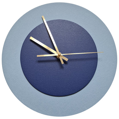 17. Hellblau