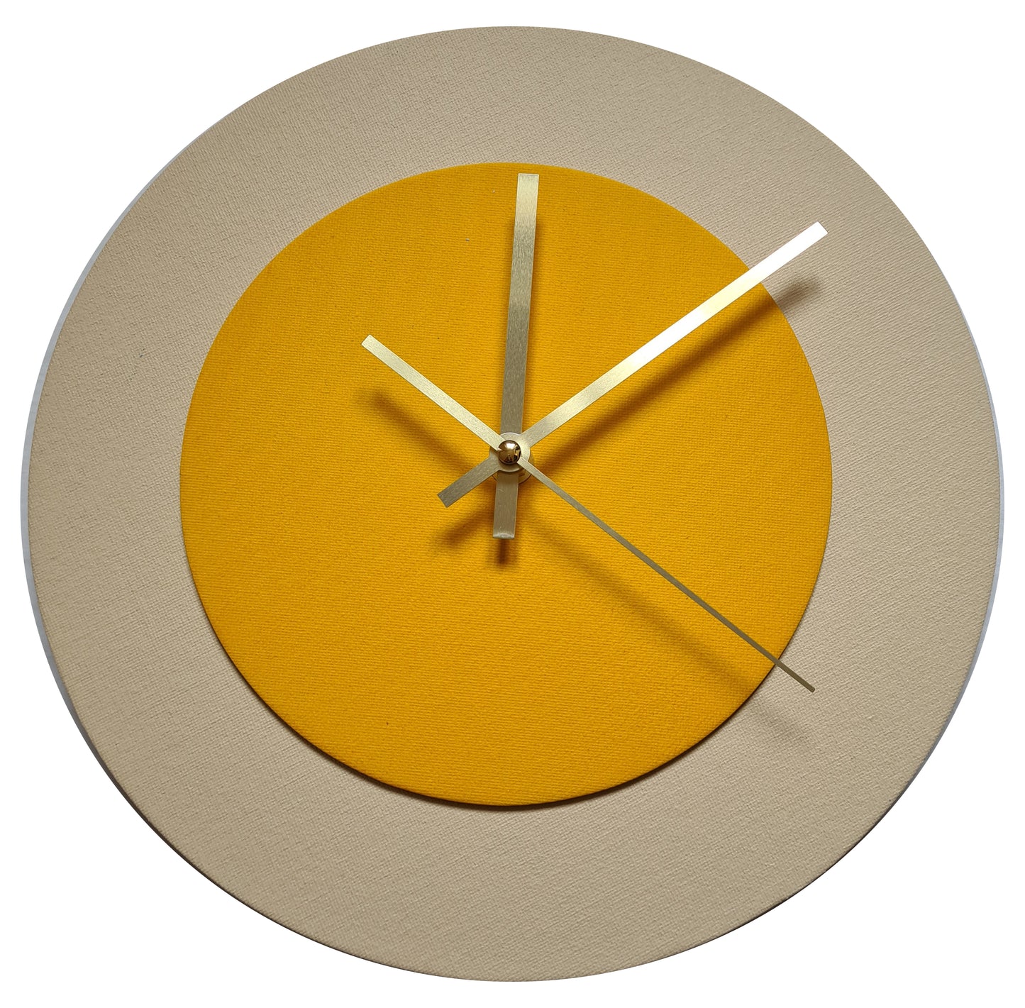 Pop Art Wanduhr Creme Sonnengelb mit goldenen Zeigern 30 cm rund