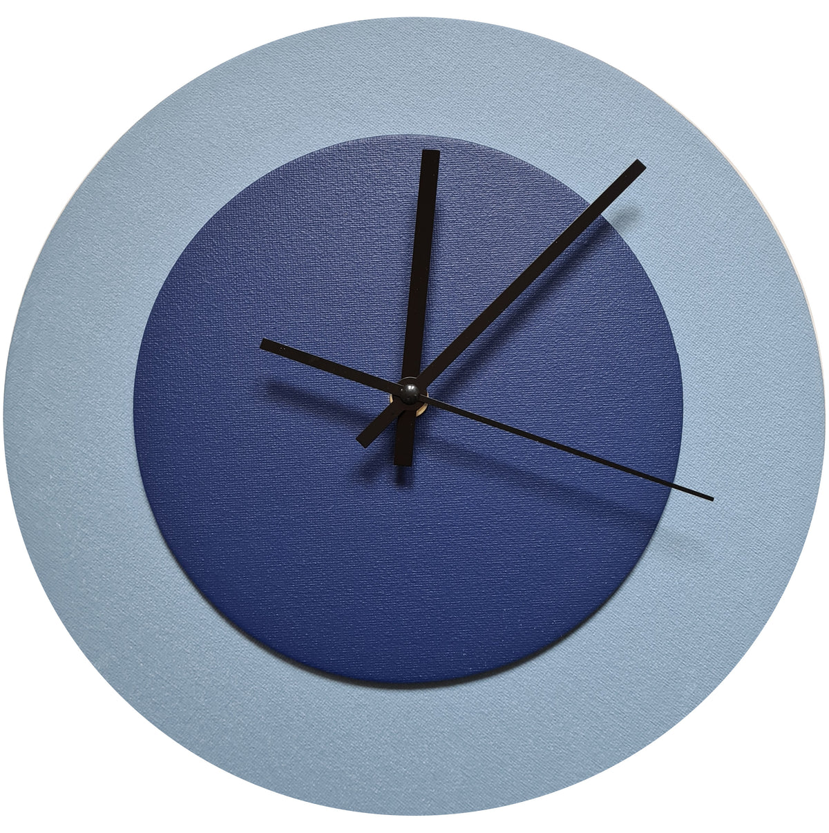 17. Hellblau