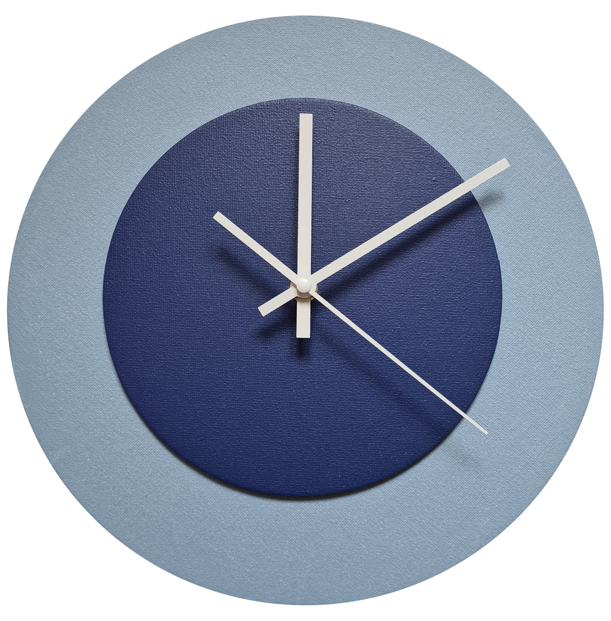 17. Hellblau