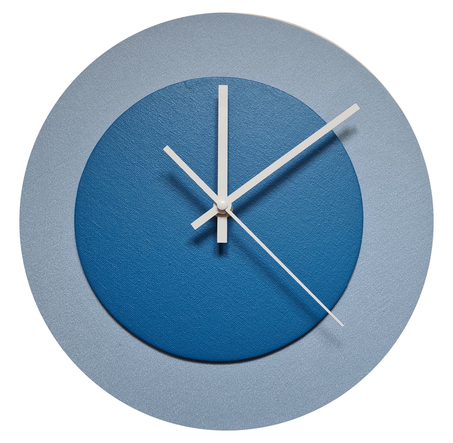 17. Hellblau