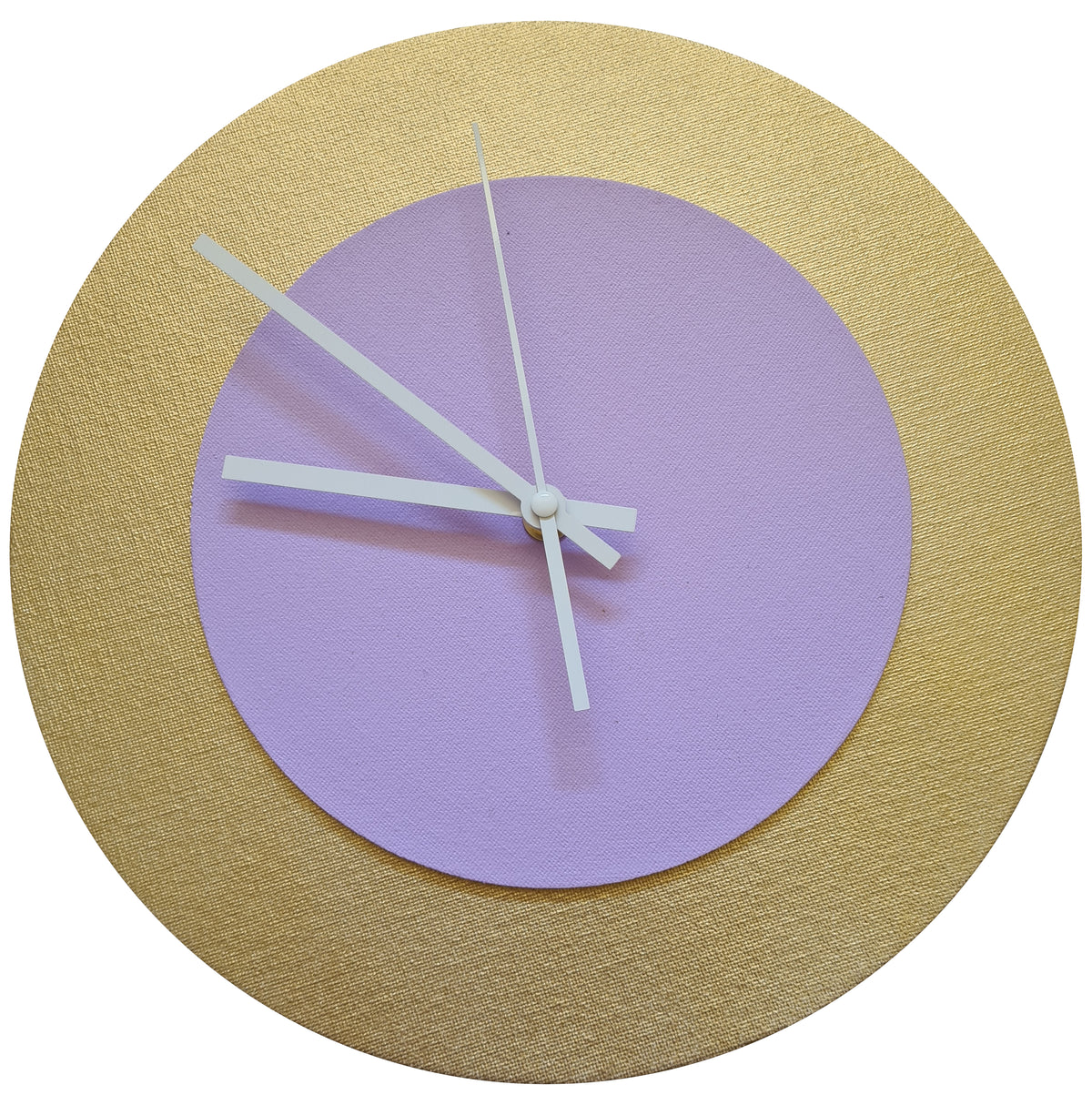 Pop Art Wanduhr Gold  Fliederfarben mit weißen Zeigern 30 cm rund
