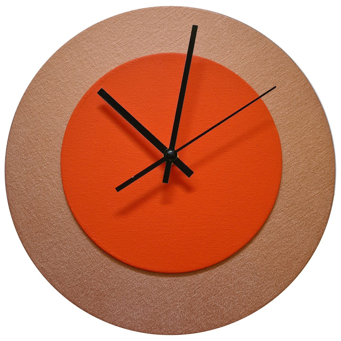 Pop Art Wanduhr Bronze  Orangefarben mit schwarzen Zeigern 30 cm rund