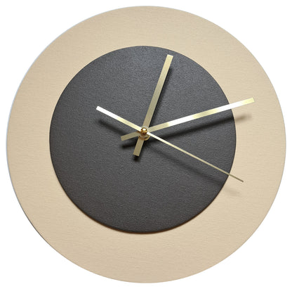 Pop Art Wanduhr Creme Dunkelbraun mit goldenen Zeigern 30 cm rund