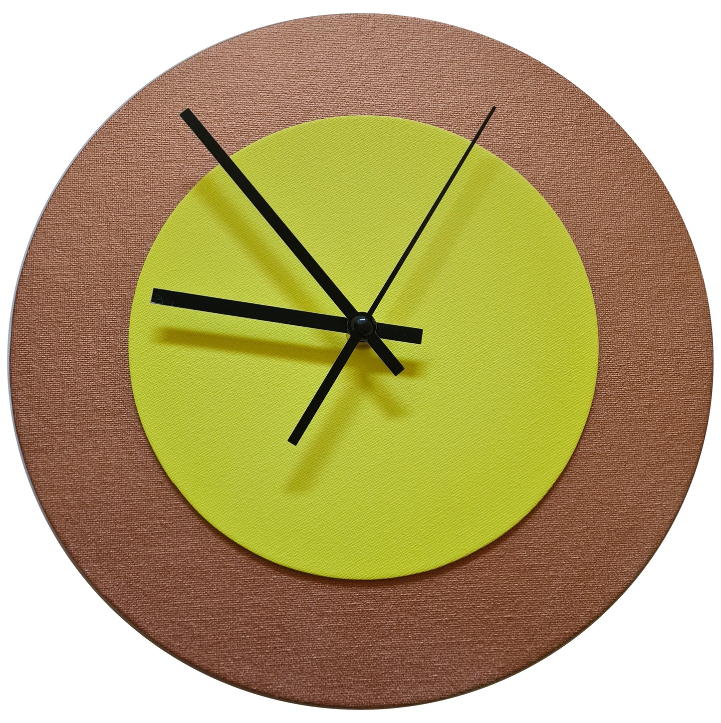 Pop Art Wanduhr Bronze  Hellgelb mit schwarzen Zeigern 30 cm rund