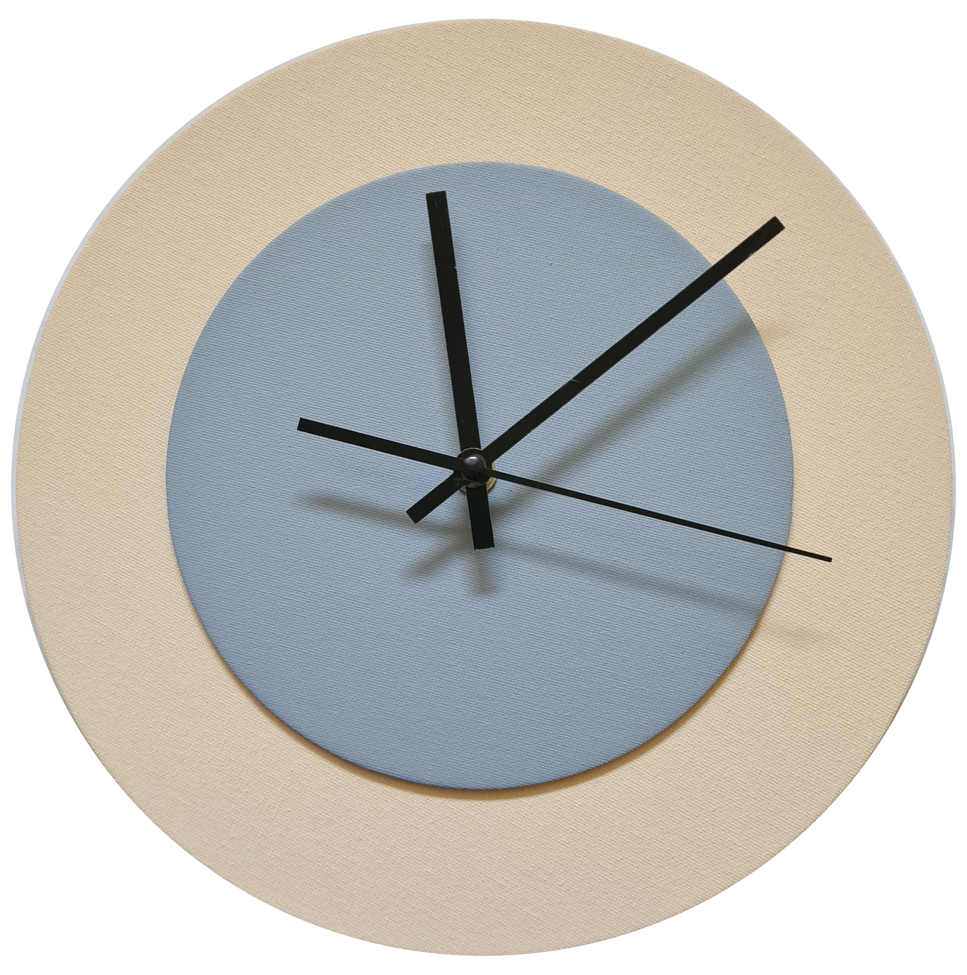 Pop Art Wanduhr Creme Grau mit schwarzen Zeigern 30 cm rund