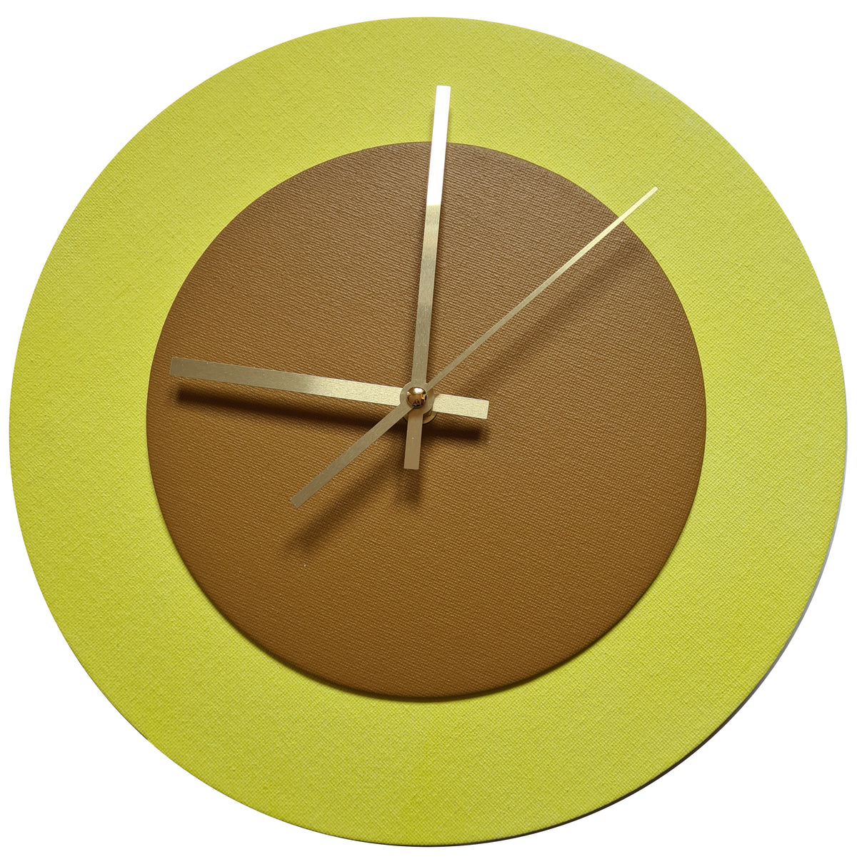 Pop Art Wanduhr Hellgelb  Hellbraun mit goldenen Zeigern 30 cm rund