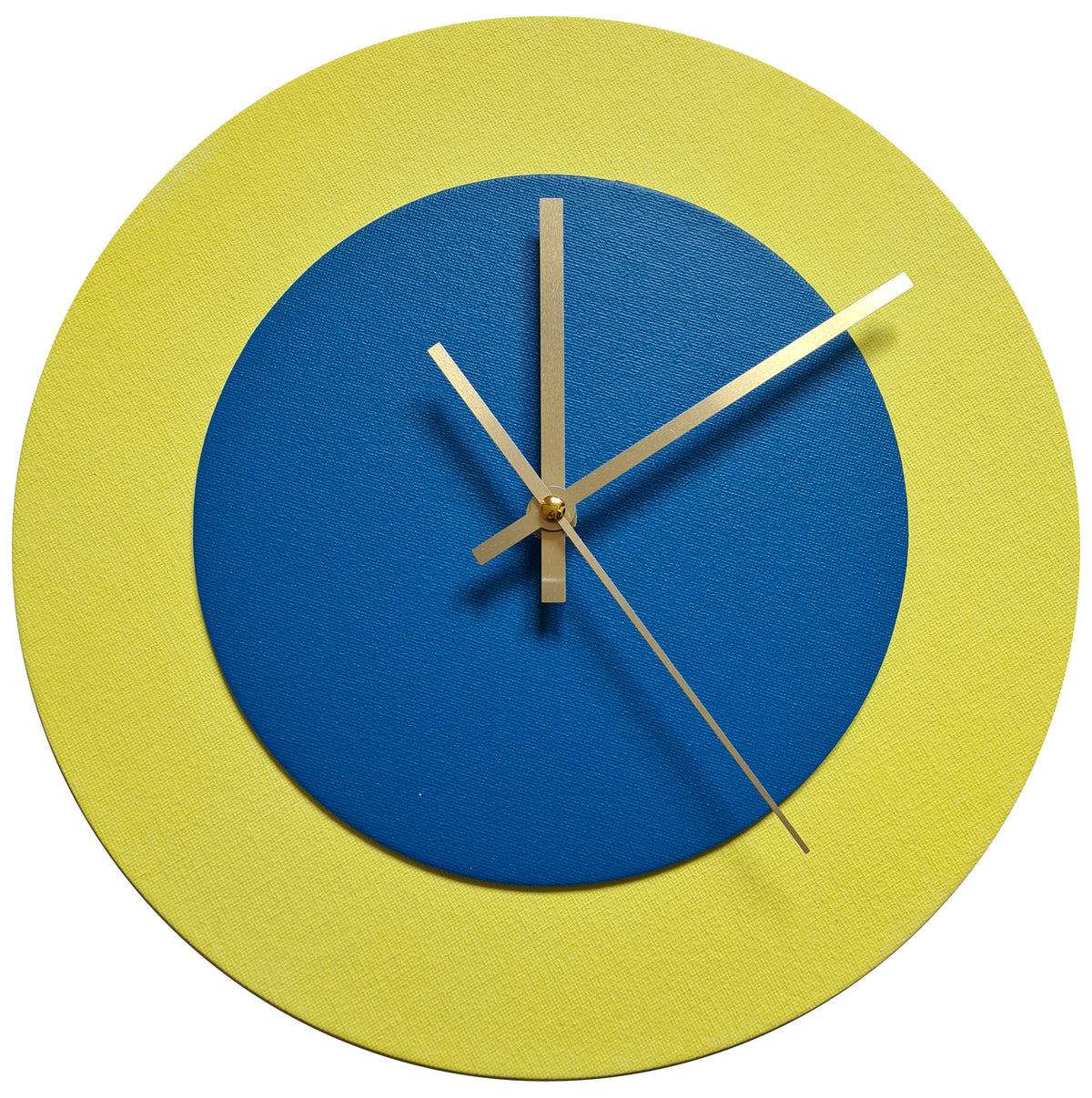 Pop Art Wanduhr Hellgelb  Mittelblau mit goldenen Zeigern 30 cm rund