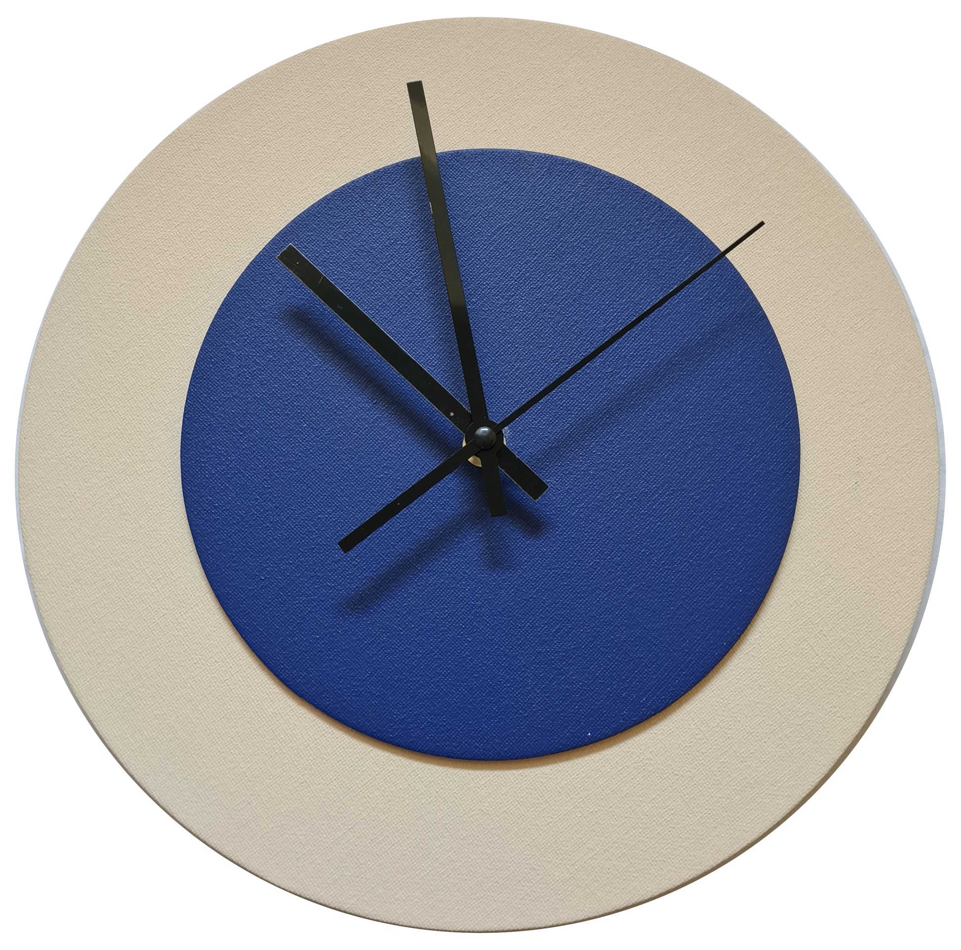 Pop Art Wanduhr Creme Dunkelblau mit schwarzen Zeigern 30 cm rund
