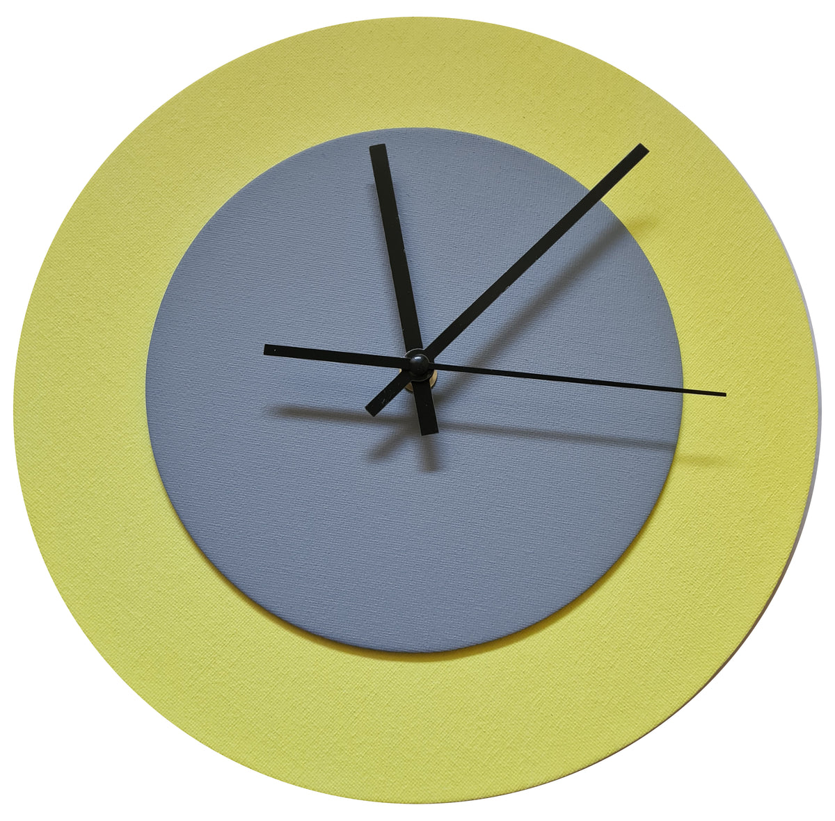 Pop Art Wanduhr Hellgelb Hellblau  mit schwarzen Zeigern 30 cm rund