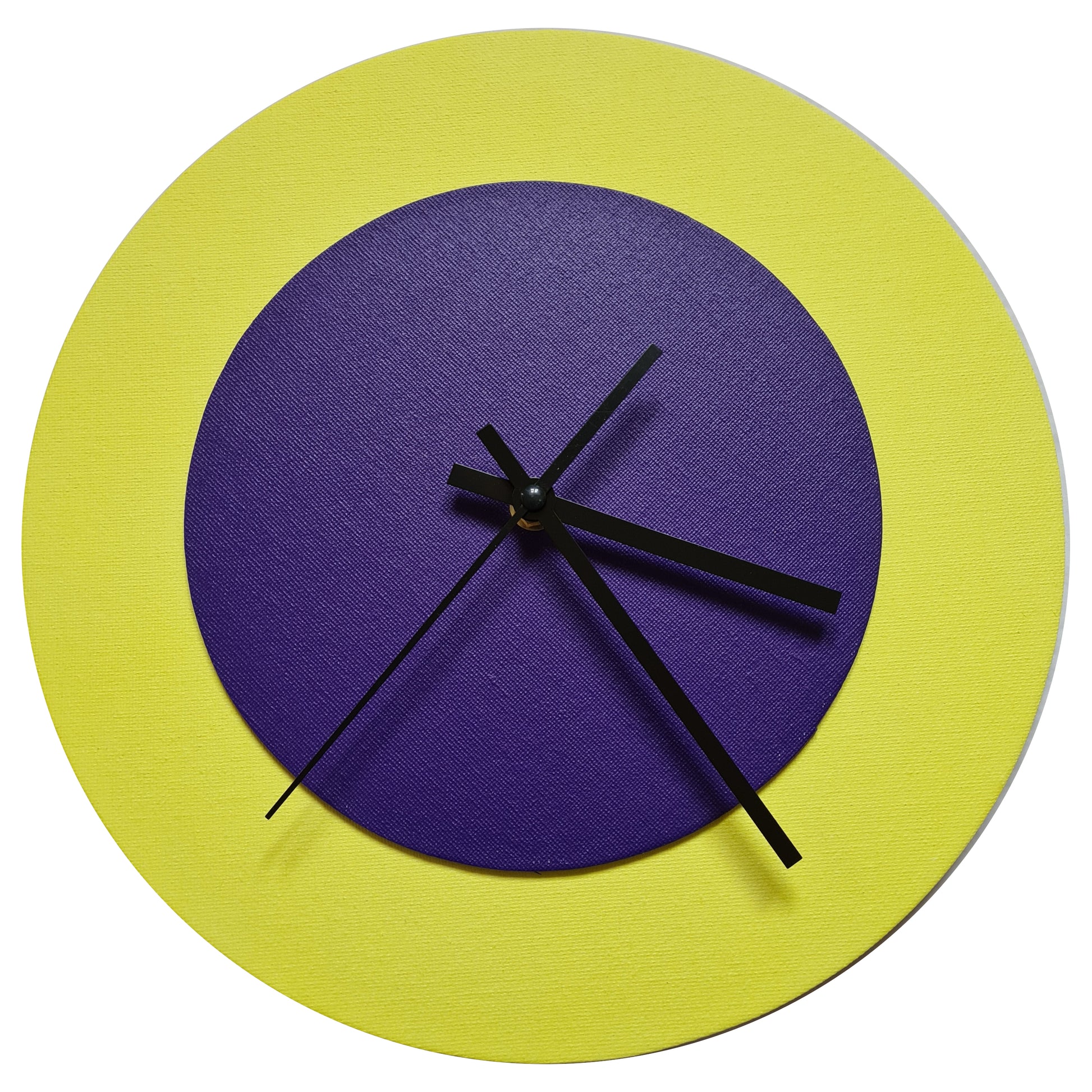 Pop Art Wanduhr Hellgelb  Lilafarben mit schwarzen Zeigern 30 cm rund