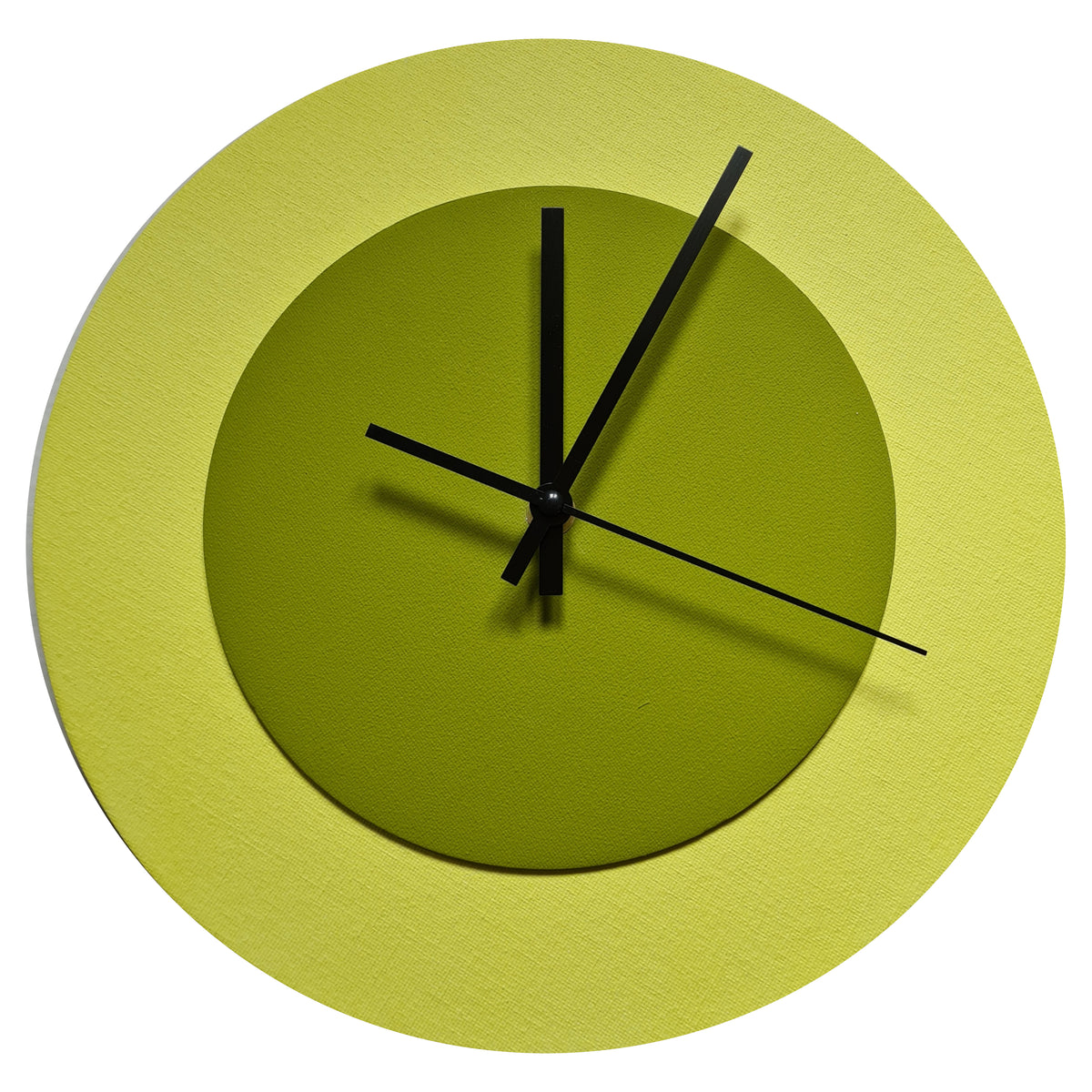 Pop Art Wanduhr Hellgelb  Olivgrün mit schwarzen Zeigern 30 cm rund