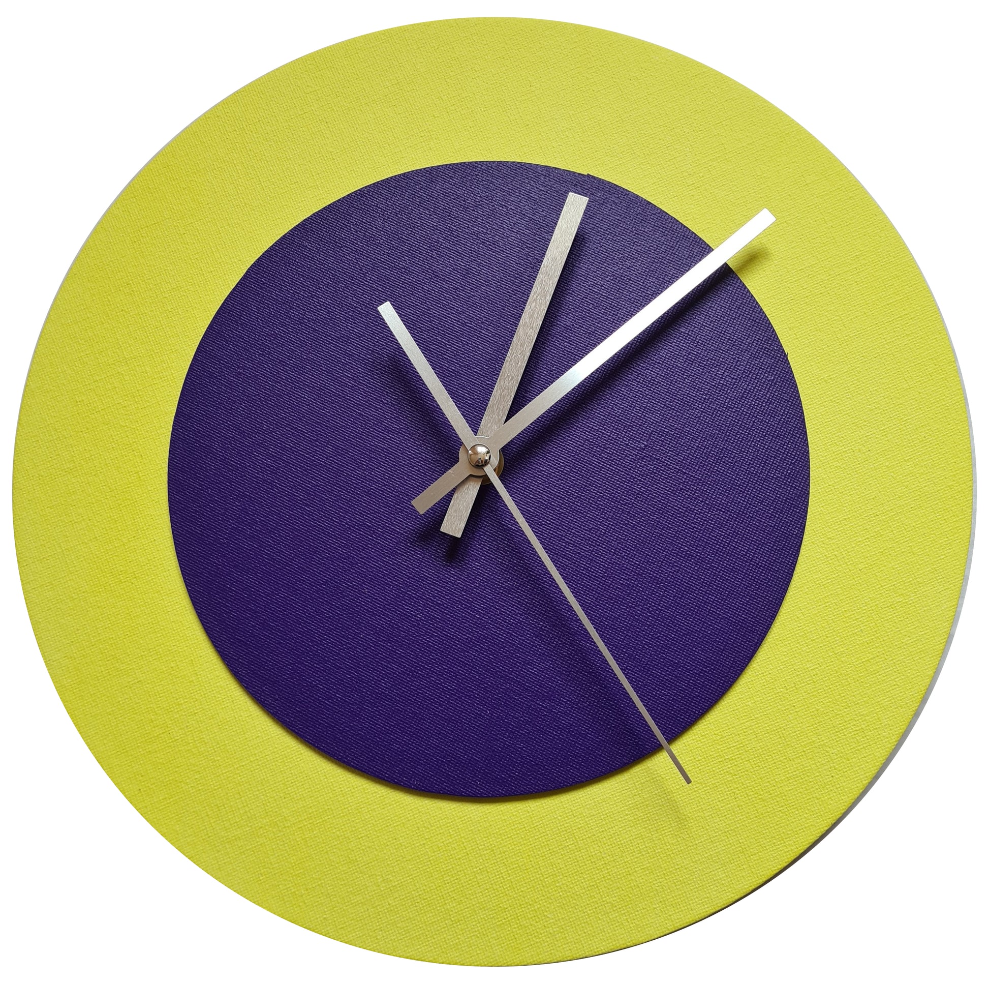 Pop Art Wanduhr Hellgelb  Lilafarben mit silbernen Zeigern 30 cm rund