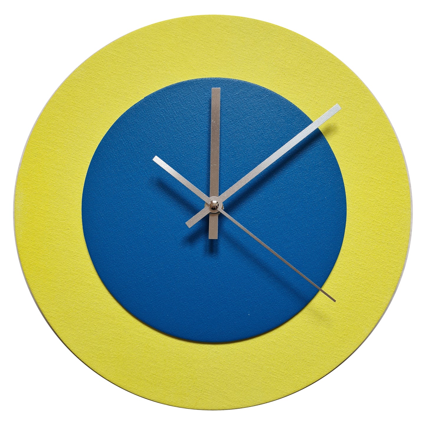 Pop Art Wanduhr Hellgelb Hellblau  mit silbernen Zeigern 30 cm rund