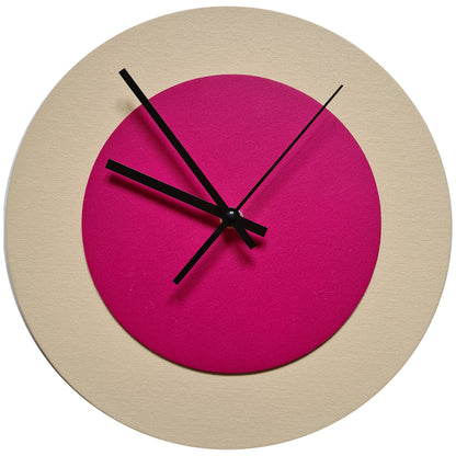 Pop Art Wanduhr Creme Magentafarben mit schwarzen Zeigern 30 cm rund