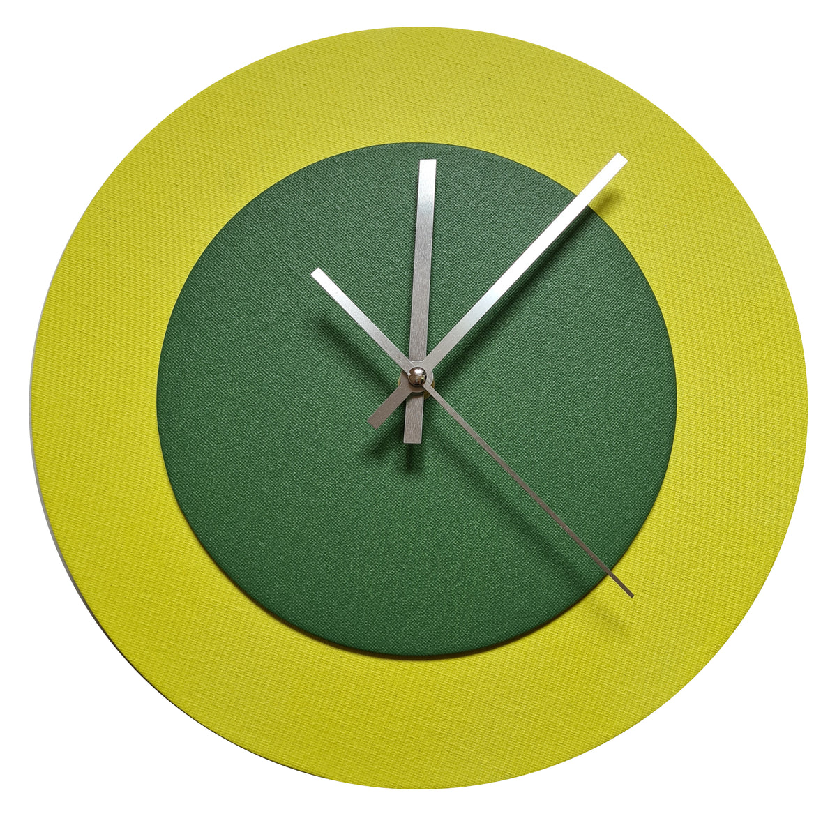 Pop Art Wanduhr Hellgelb  Laubgrün mit silbernen Zeigern 30 cm rund