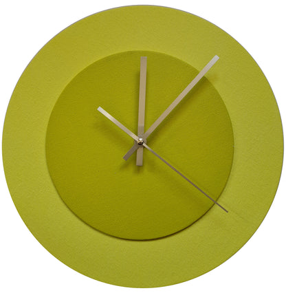 Pop Art Wanduhr Hellgelb  Farngrün mit silbernen Zeigern 30 cm rund