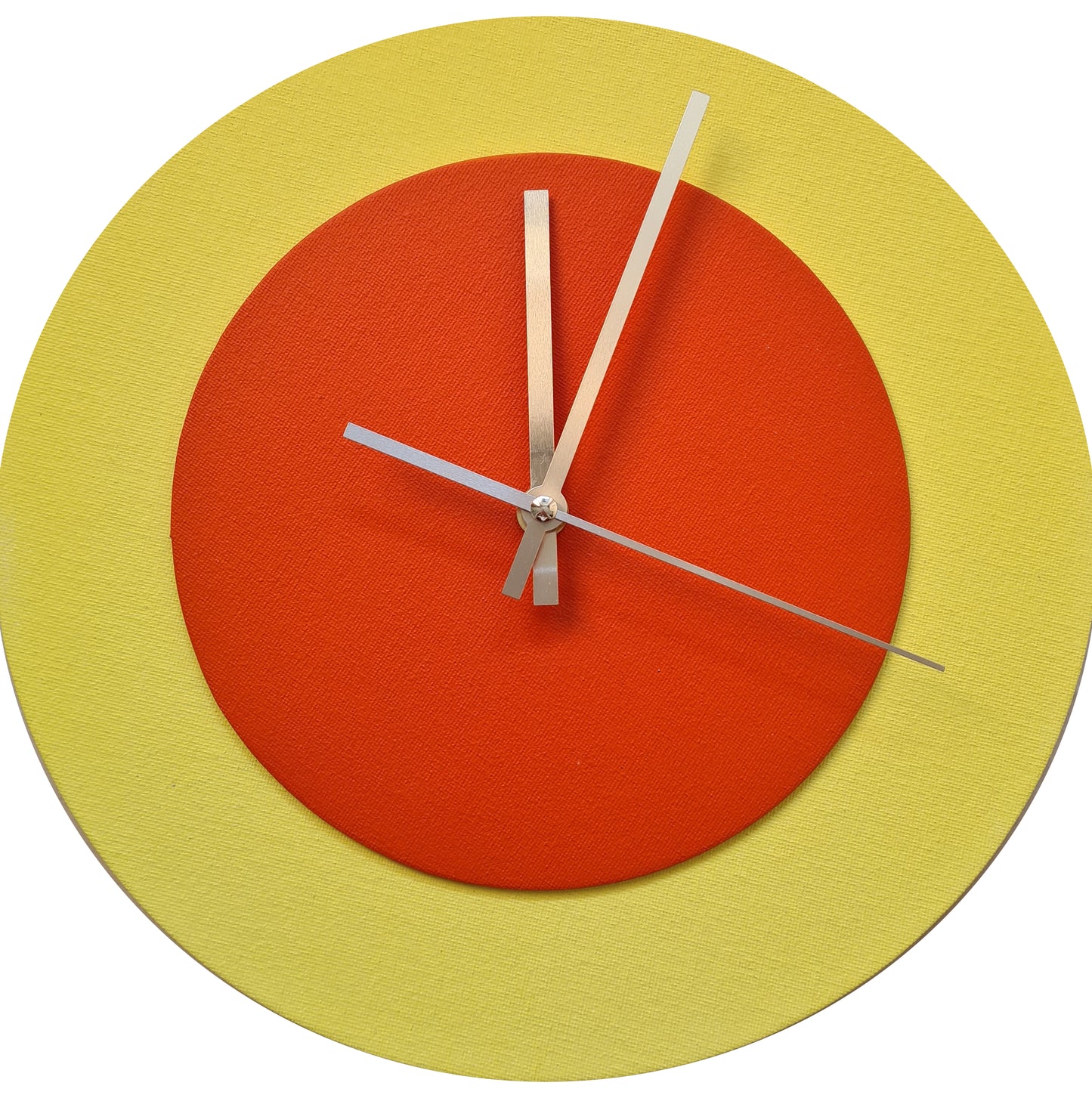 Pop Art Wanduhr Hellgelb  Orangefarben mit silbernen Zeigern 30 cm rund