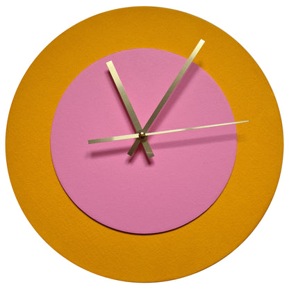 Pop Art Wanduhr Sonnengelb  Rosafarben mit goldenen Zeigern 30 cm rund