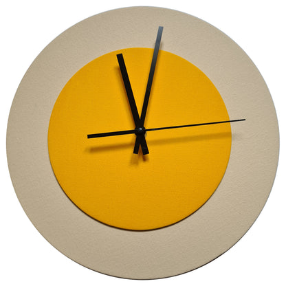 Pop Art Wanduhr Creme Hellgelb mit schwarzen Zeigern 30 cm rund