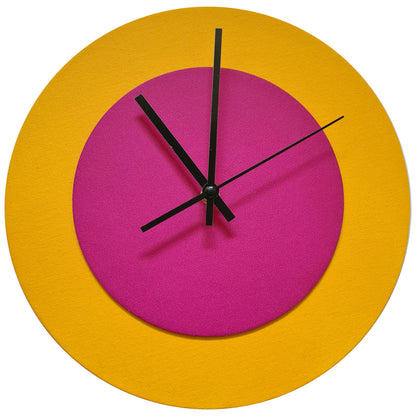 Pop Art Wanduhr Sonnengelb  Magentafarben mit schwarzen Zeigern 30 cm rund
